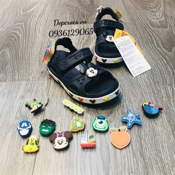  Sandal crocband ii mickey trẻ em 