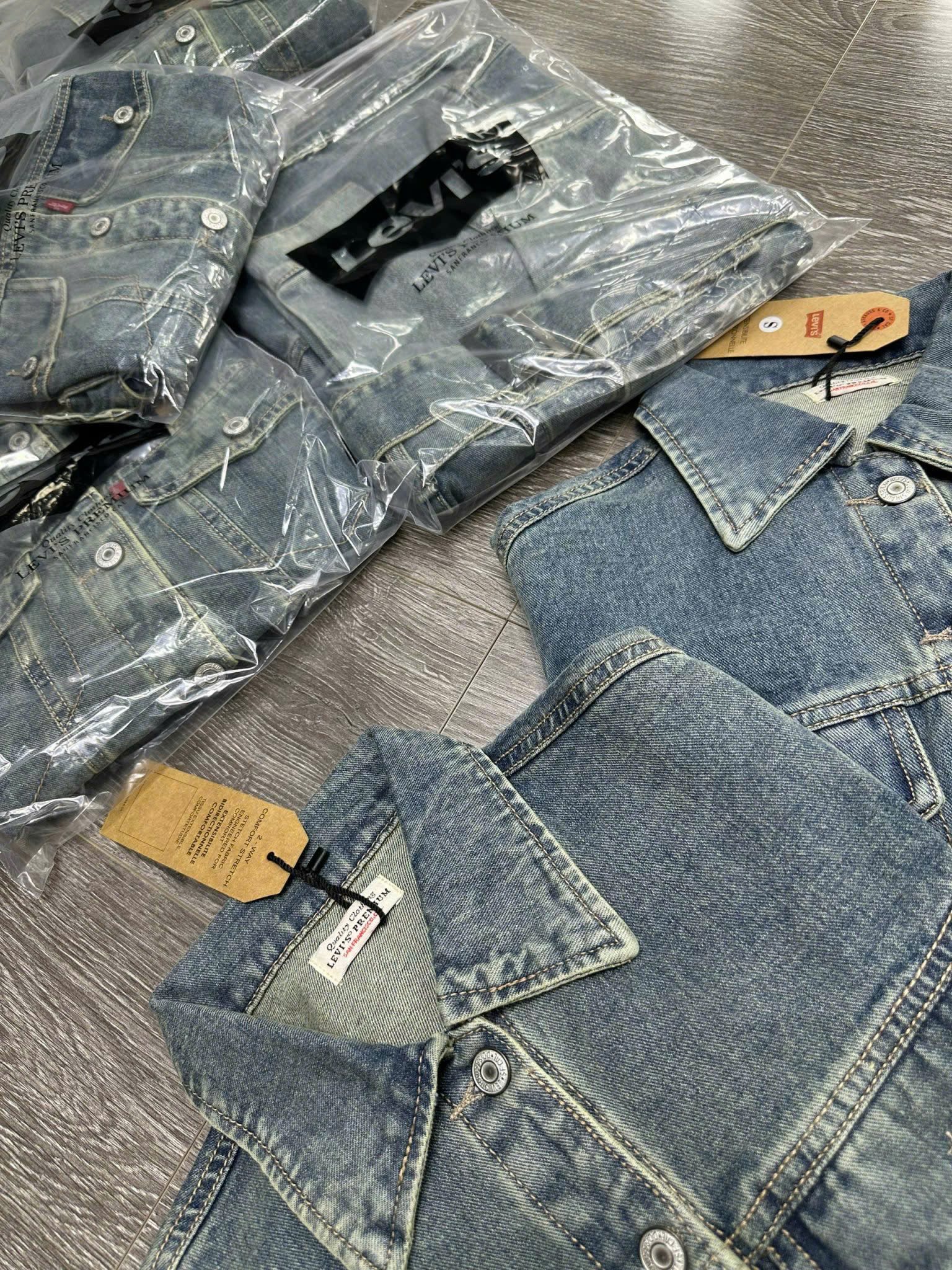  Áo khoác jean LEVIS nữ 