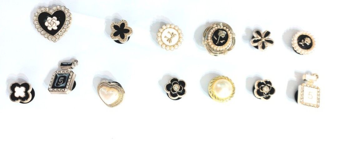  Jibbitz charms giả kim gắn dép sục cross 