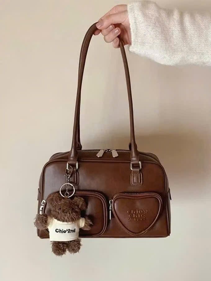  Túi đeo vai Chio 2nd tặng charm Gấu áo thêu size 28 