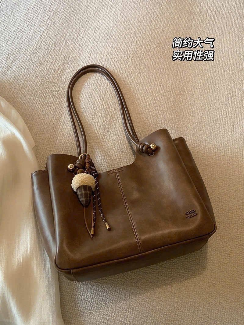  Túi Chio tote size 30 tặng charm kem bông vintage 