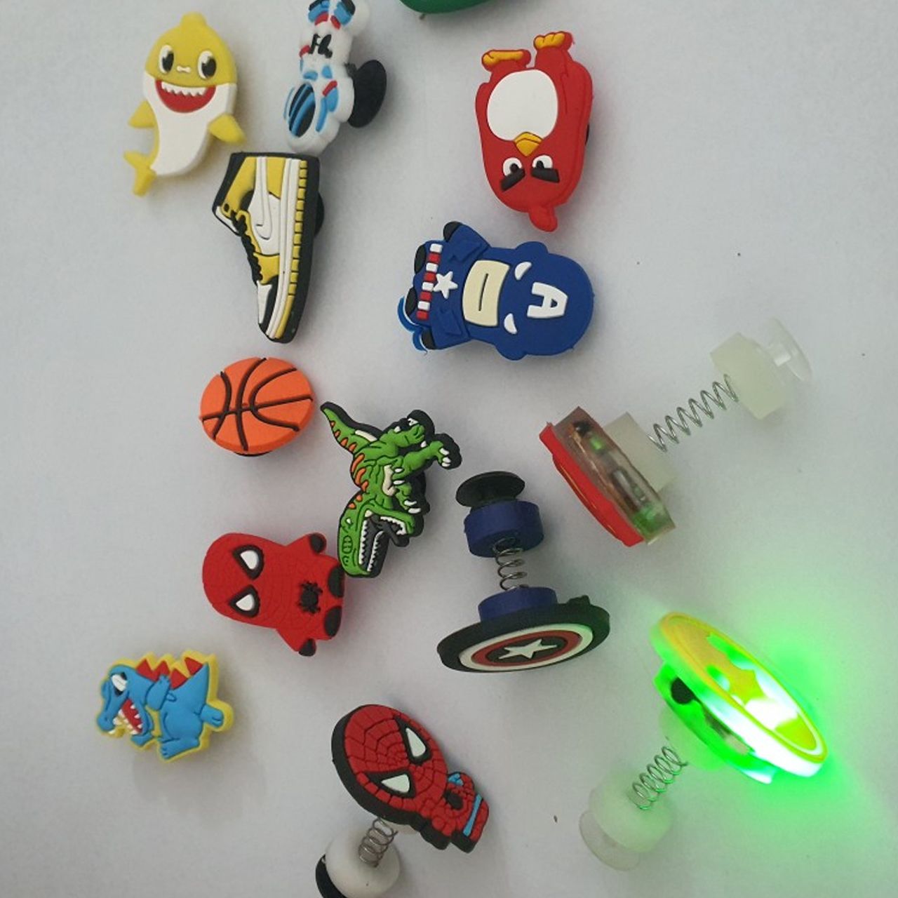  Jibbitz charms cross lò xo đèn nháy gắn dép cross 
