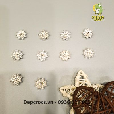  Jibbitz charms kim loại gắn dép cross 