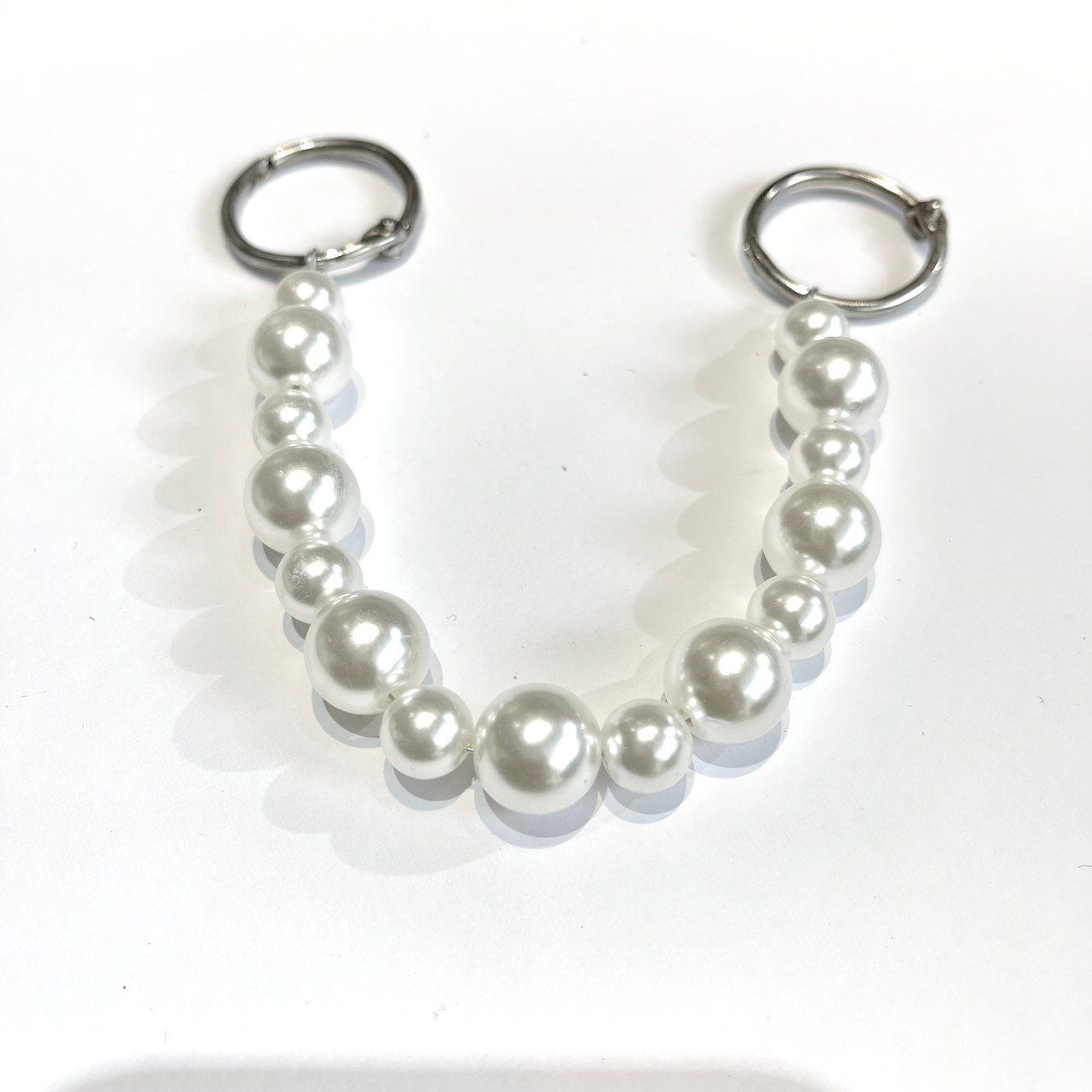  Jibbitz charms kim loại gắn dép cross 