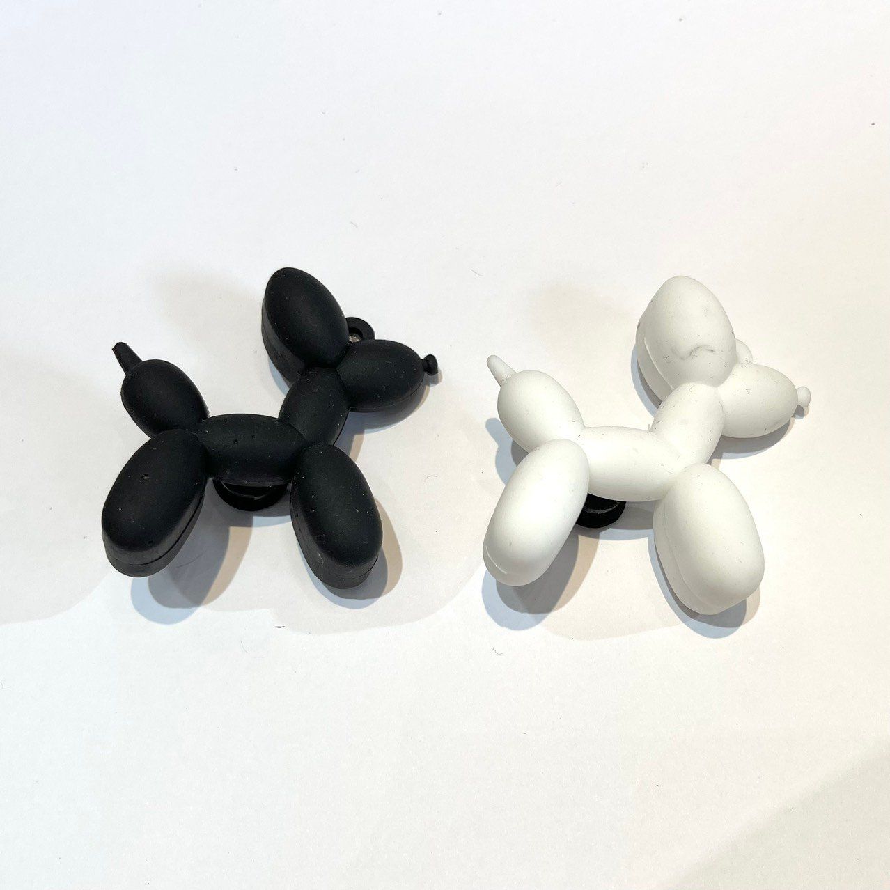  Jibbitz charms kim loại gắn dép cross 