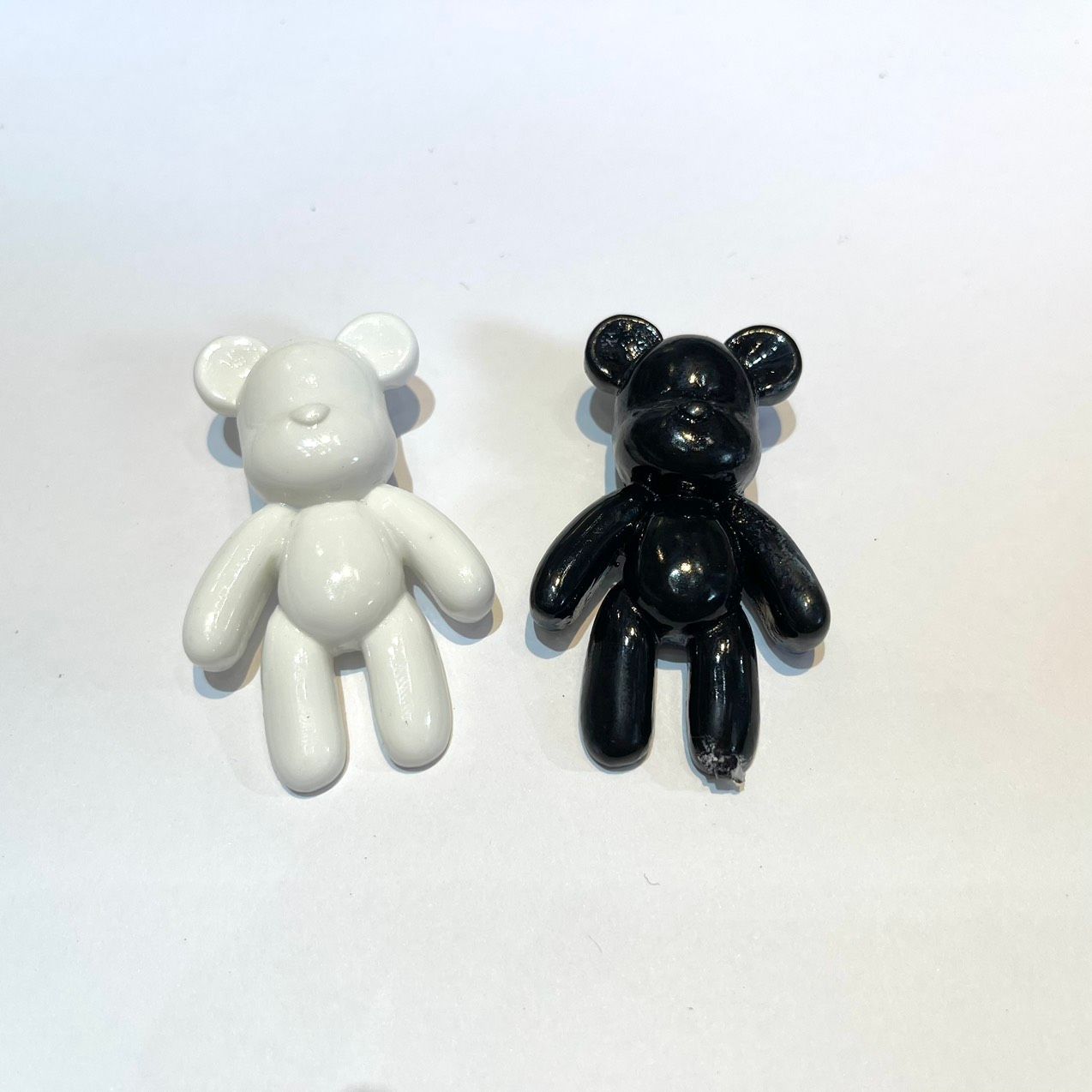  Jibbitz charms kim loại gắn dép cross 