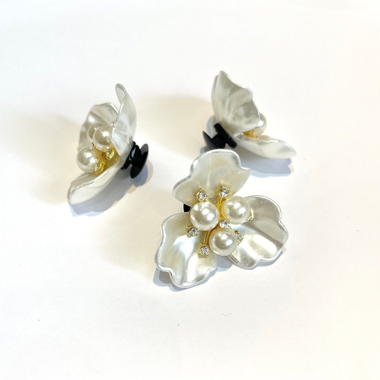  Jibbitz charms kim loại gắn dép cross 