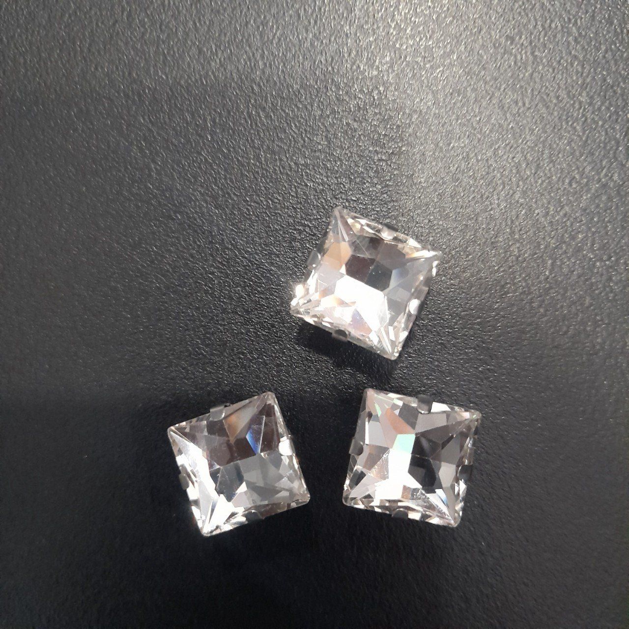  Jibbitz charms kim loại gắn dép cross 
