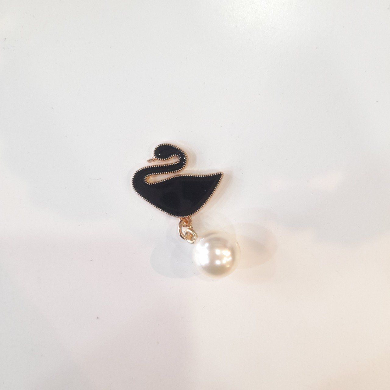  Jibbitz charms kim loại gắn dép cross 