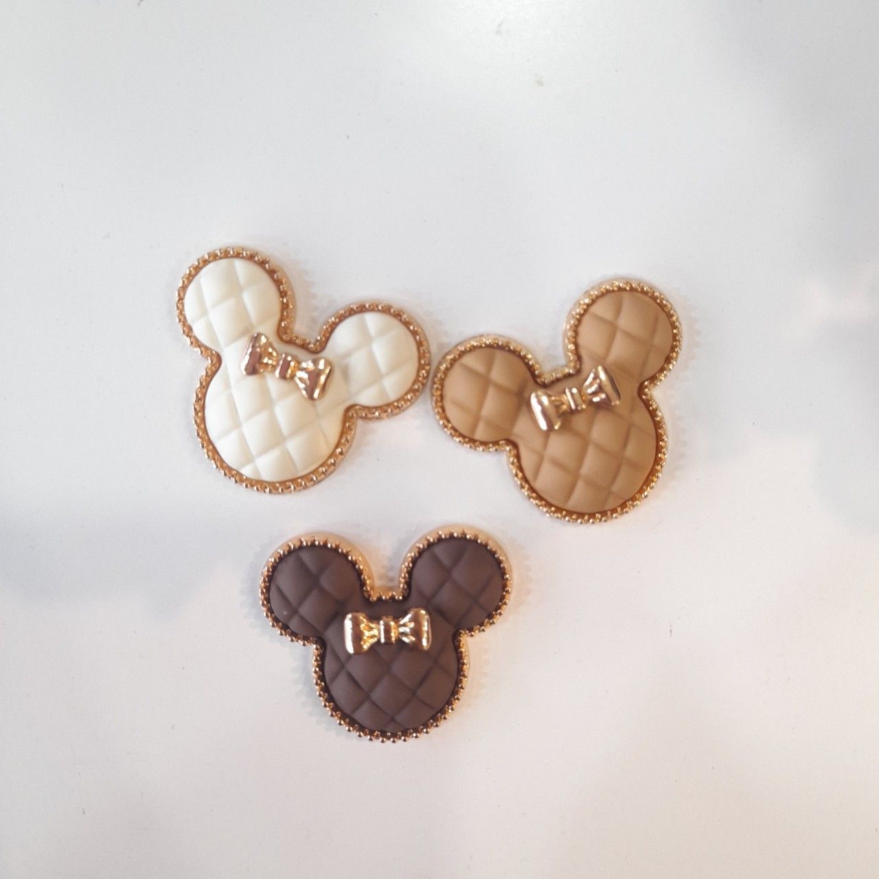  Jibbitz charms kim loại gắn dép cross 