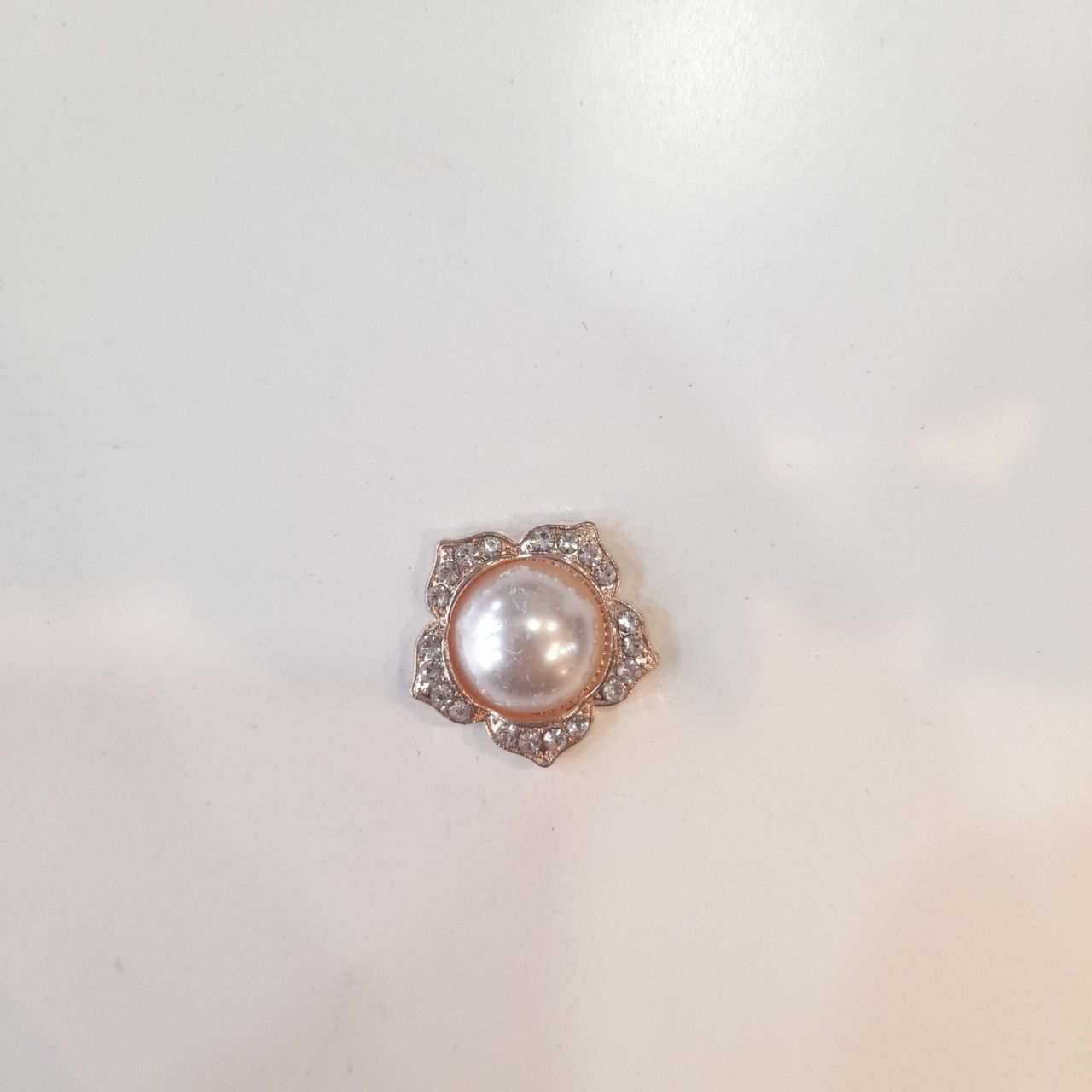  Jibbitz charms kim loại gắn dép cross 