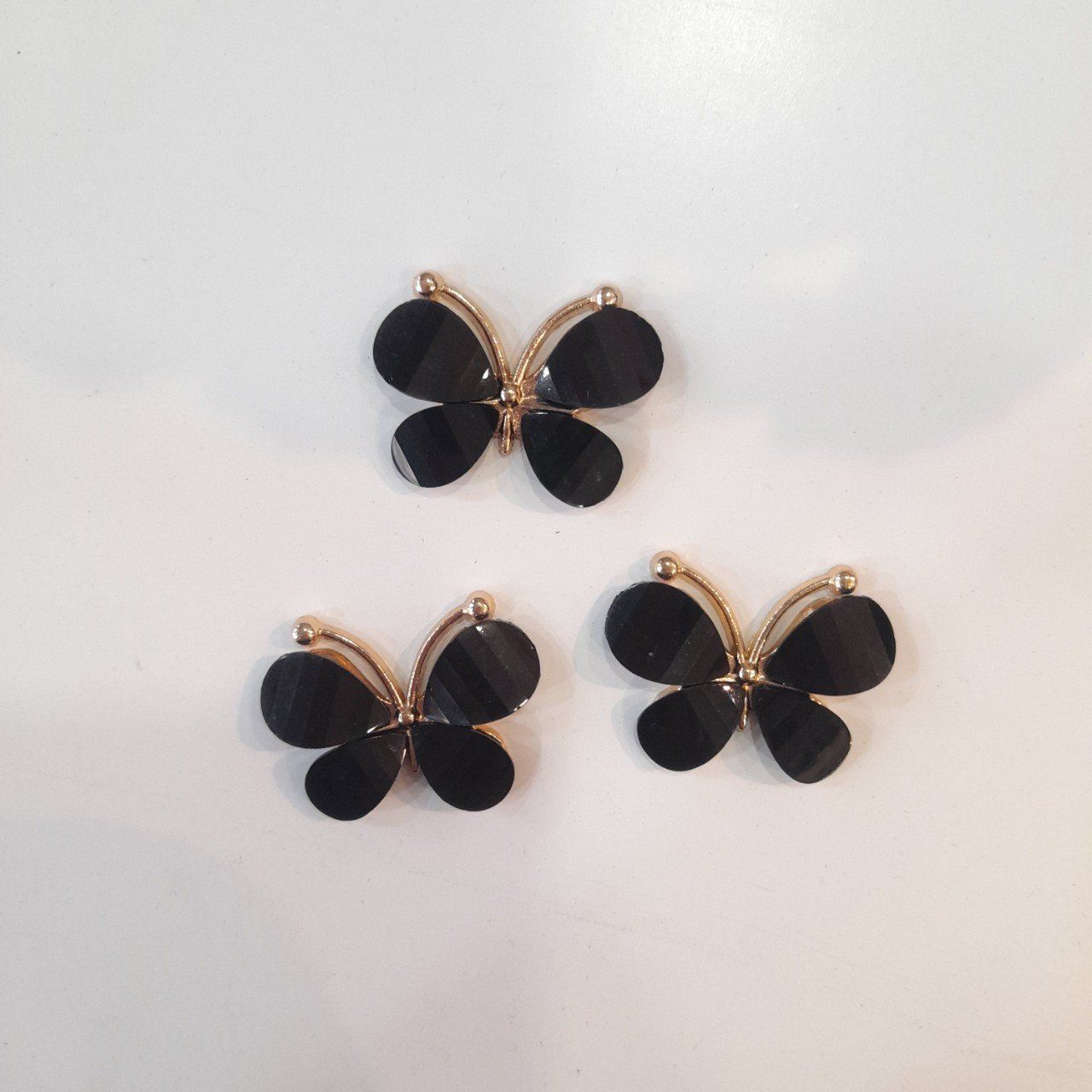  Jibbitz charms kim loại gắn dép cross 
