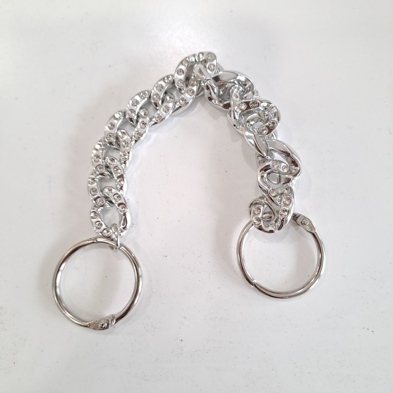  Jibbitz charms kim loại gắn dép cross 