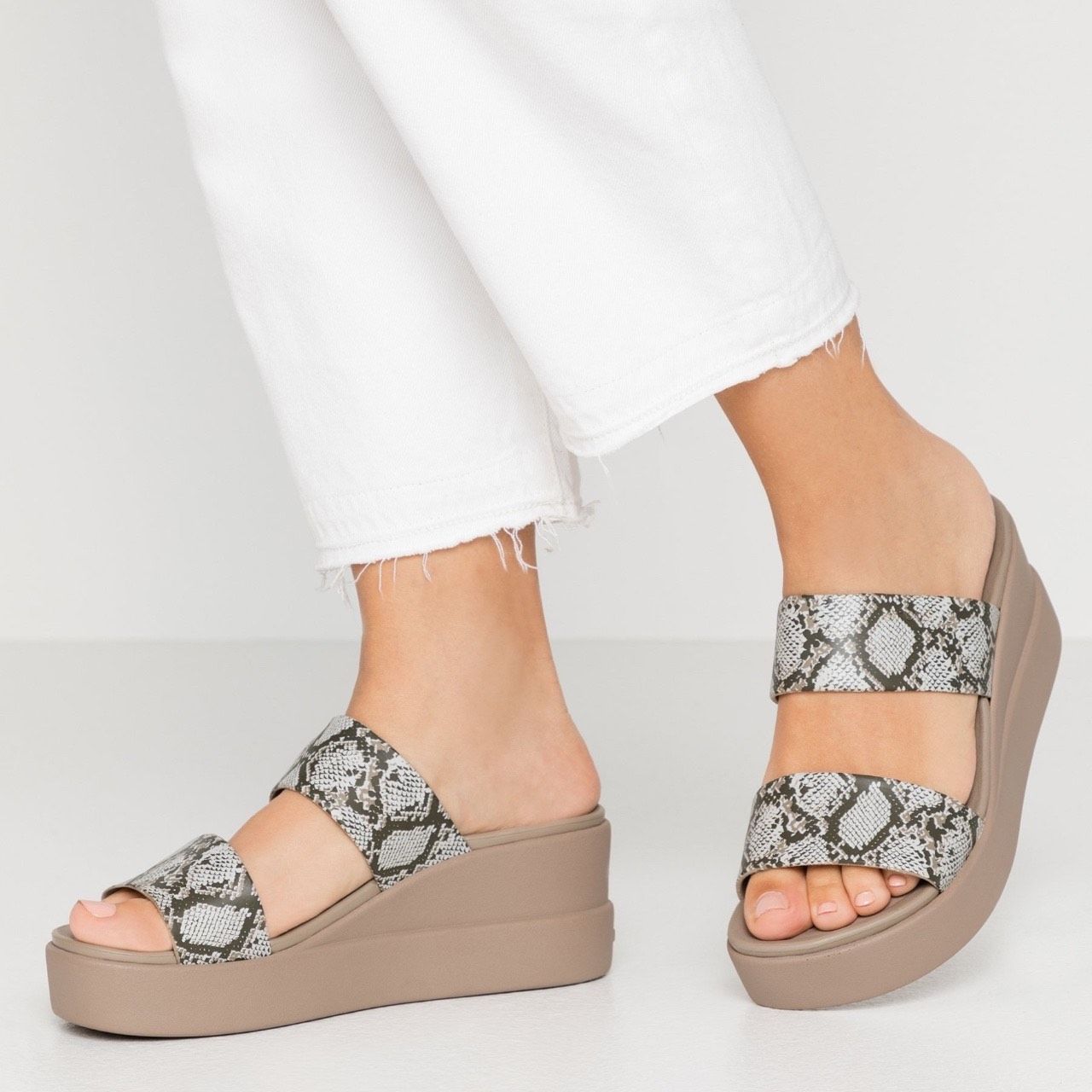  Dép xuồng hai quai ngang cross brooklyn Mid Wedge nữ đế cao 6 phân 