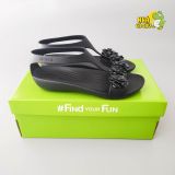  Sandal cross serena đen hoa nhựa nữ chính hãng 