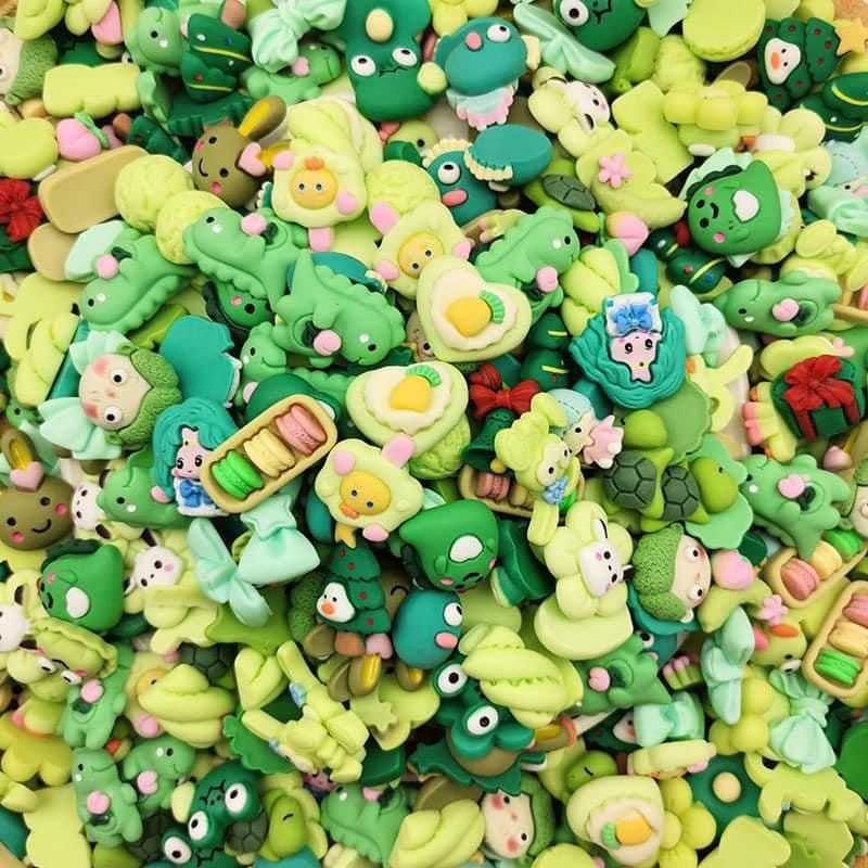  Jibbitz charms 3D nhỏ nhựa cứng theo tone màu gắn dép 