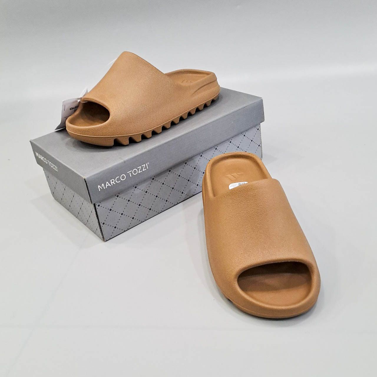 Dép quai ngang adidas yeezy nam nữ đúc nguyên khối 
