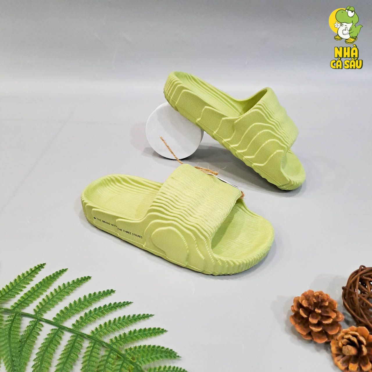  Dép quai ngang adidas adilette nam nữ đúc nguyên khối 