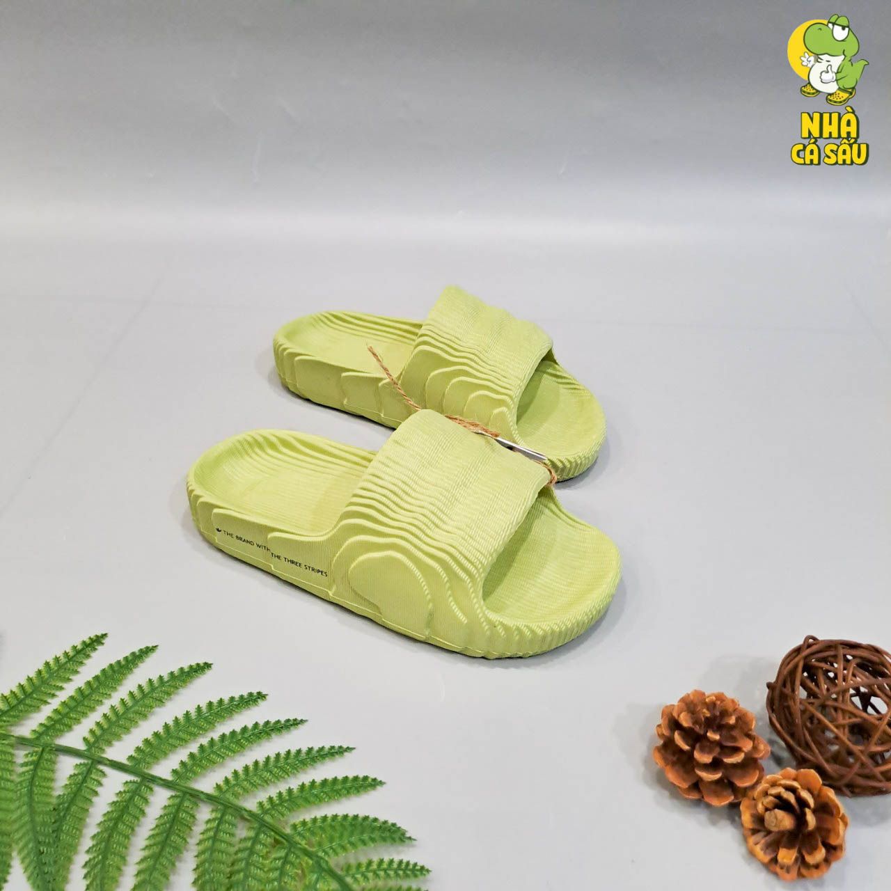  Dép quai ngang adidas adilette nam nữ đúc nguyên khối 