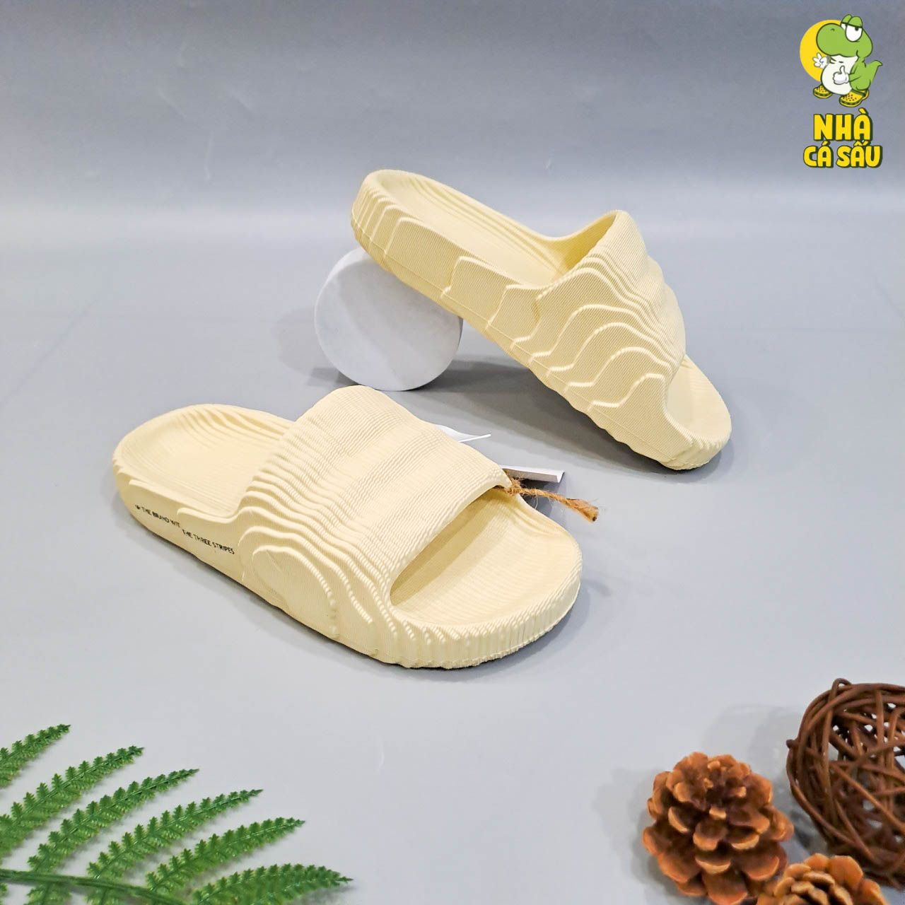  Dép quai ngang adidas adilette nam nữ đúc nguyên khối 