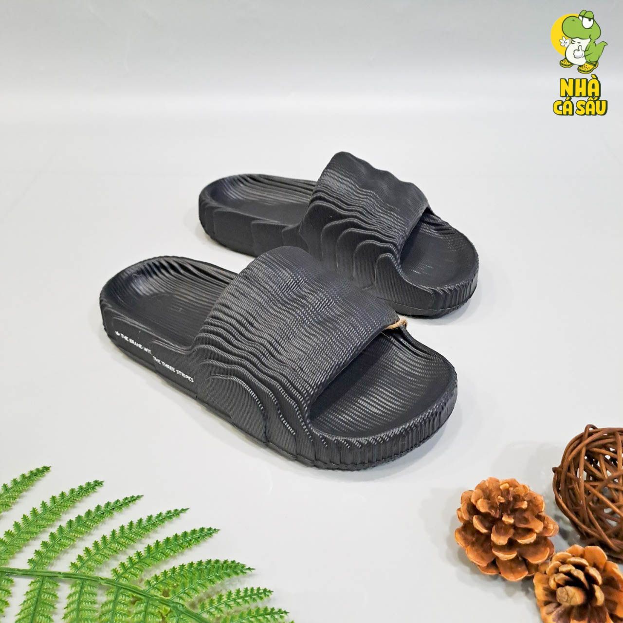  Dép quai ngang adidas adilette nam nữ đúc nguyên khối 