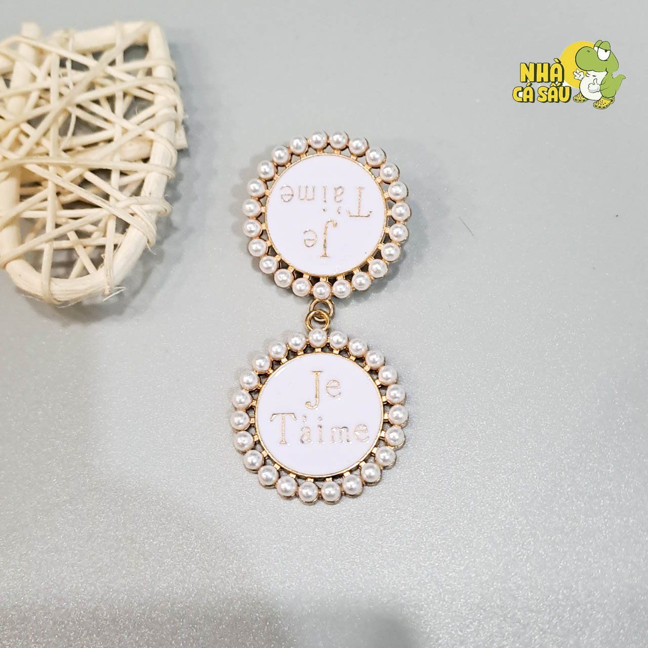  Jibbitz charms kim loại gắn dép cross 