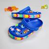  Dép sục crocband viền họa tiết trái tim, cầu vồng trẻ em người lớn chính hãng 