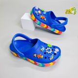  Dép sục crocband viền họa tiết trái tim, cầu vồng trẻ em người lớn chính hãng 