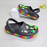  Dép sục crocband viền họa tiết trái tim, cầu vồng trẻ em người lớn chính hãng 