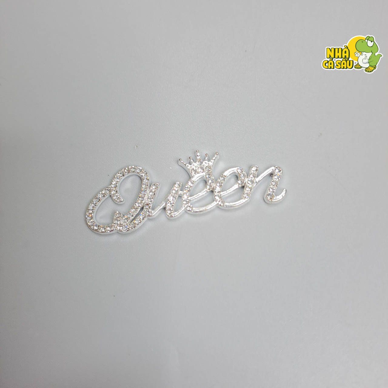  Jibbitz charms kim loại gắn dép cross 