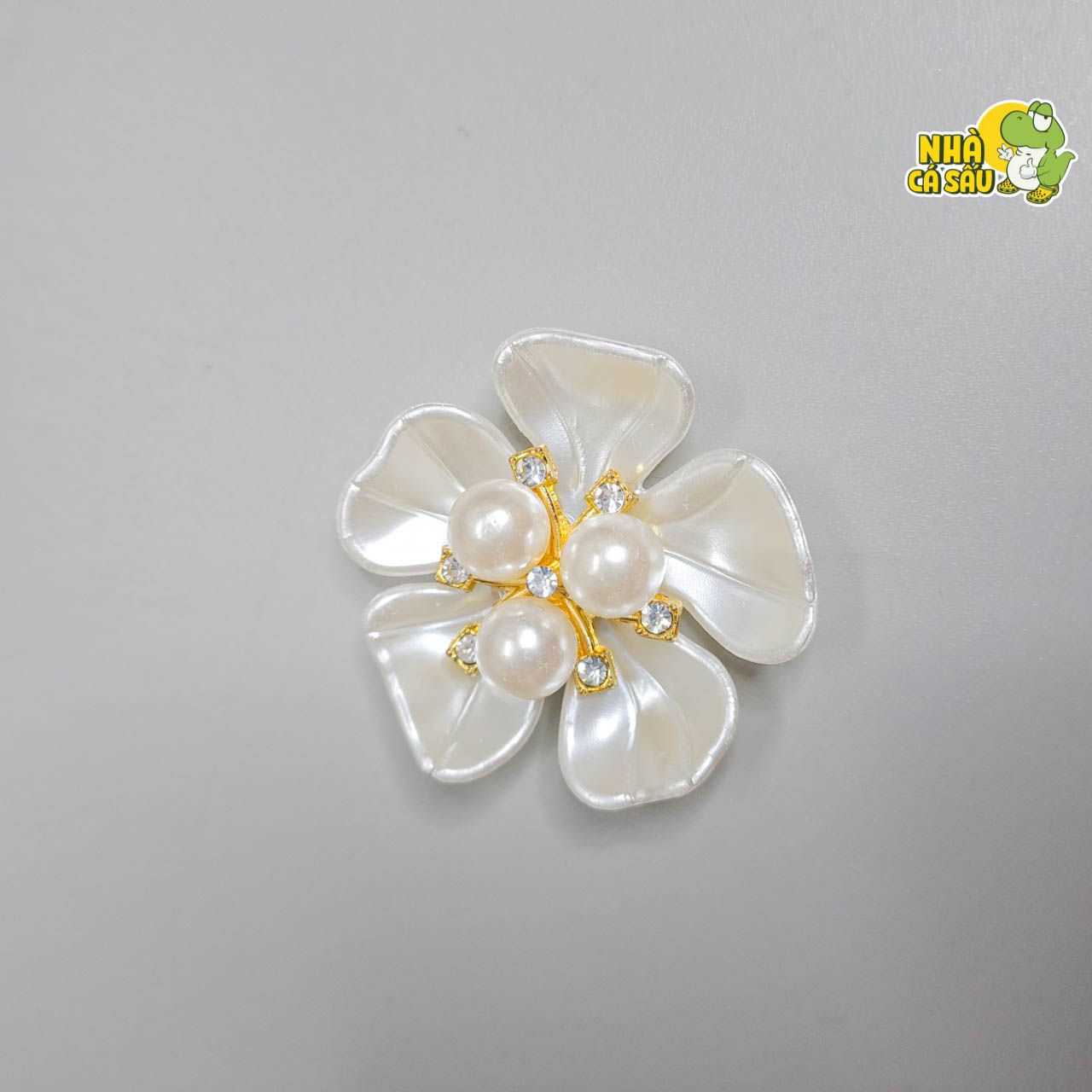  Jibbitz charms kim loại gắn dép cross 