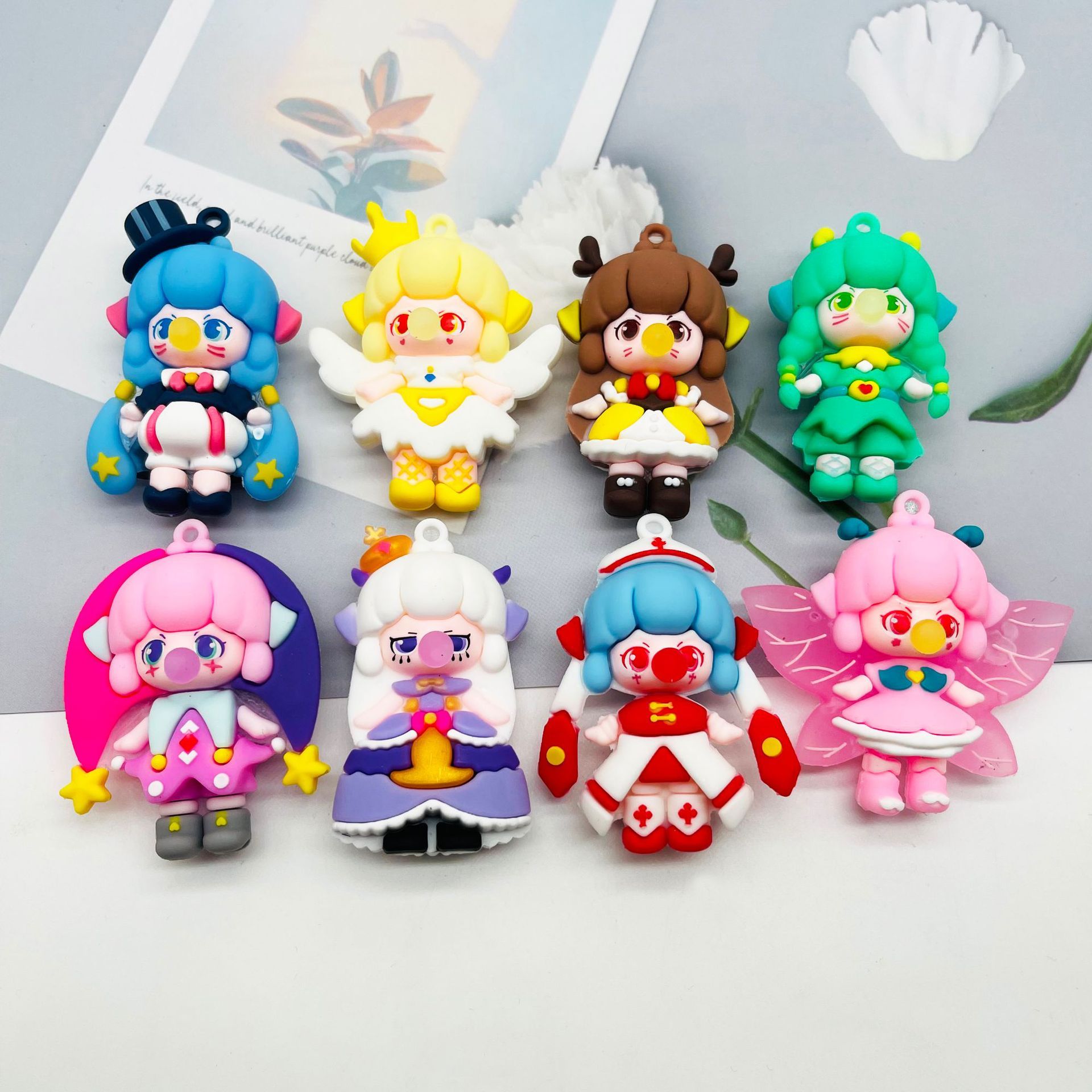  Jibbitz charms búp bê to gắn dép Dinas 