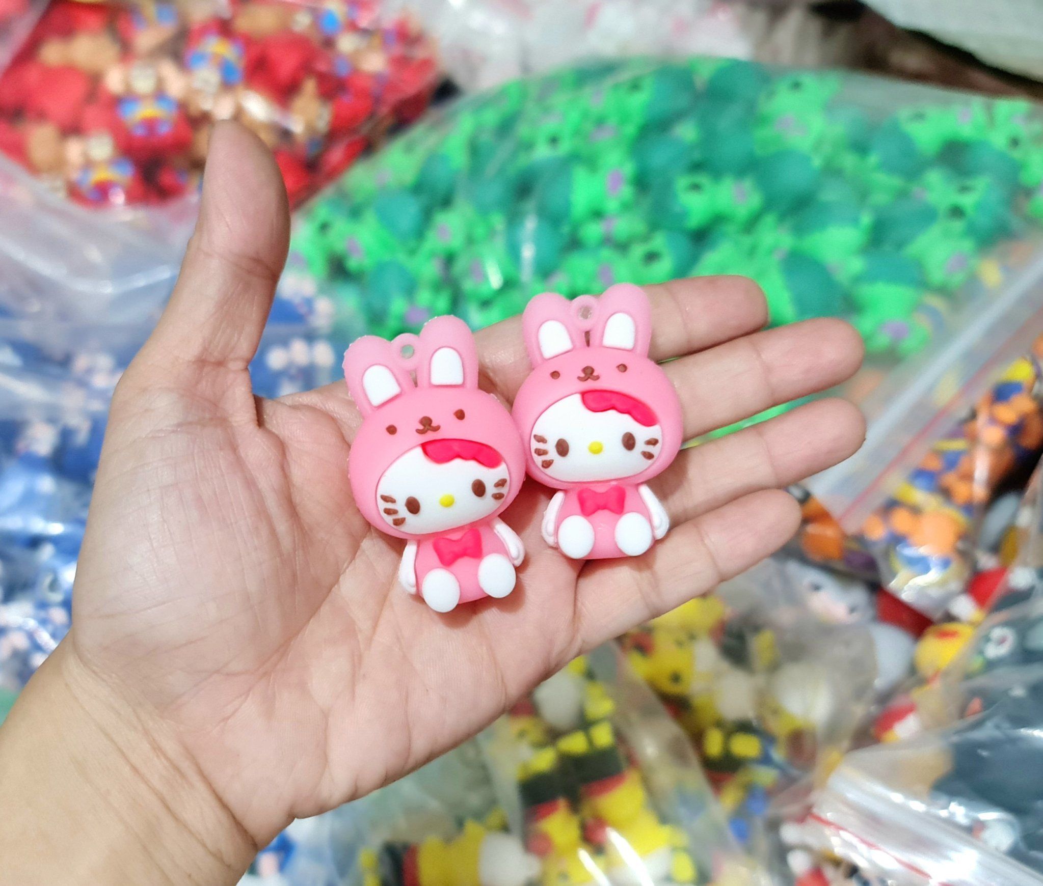  Jibbitz charms búp bê to gắn dép Dinas 