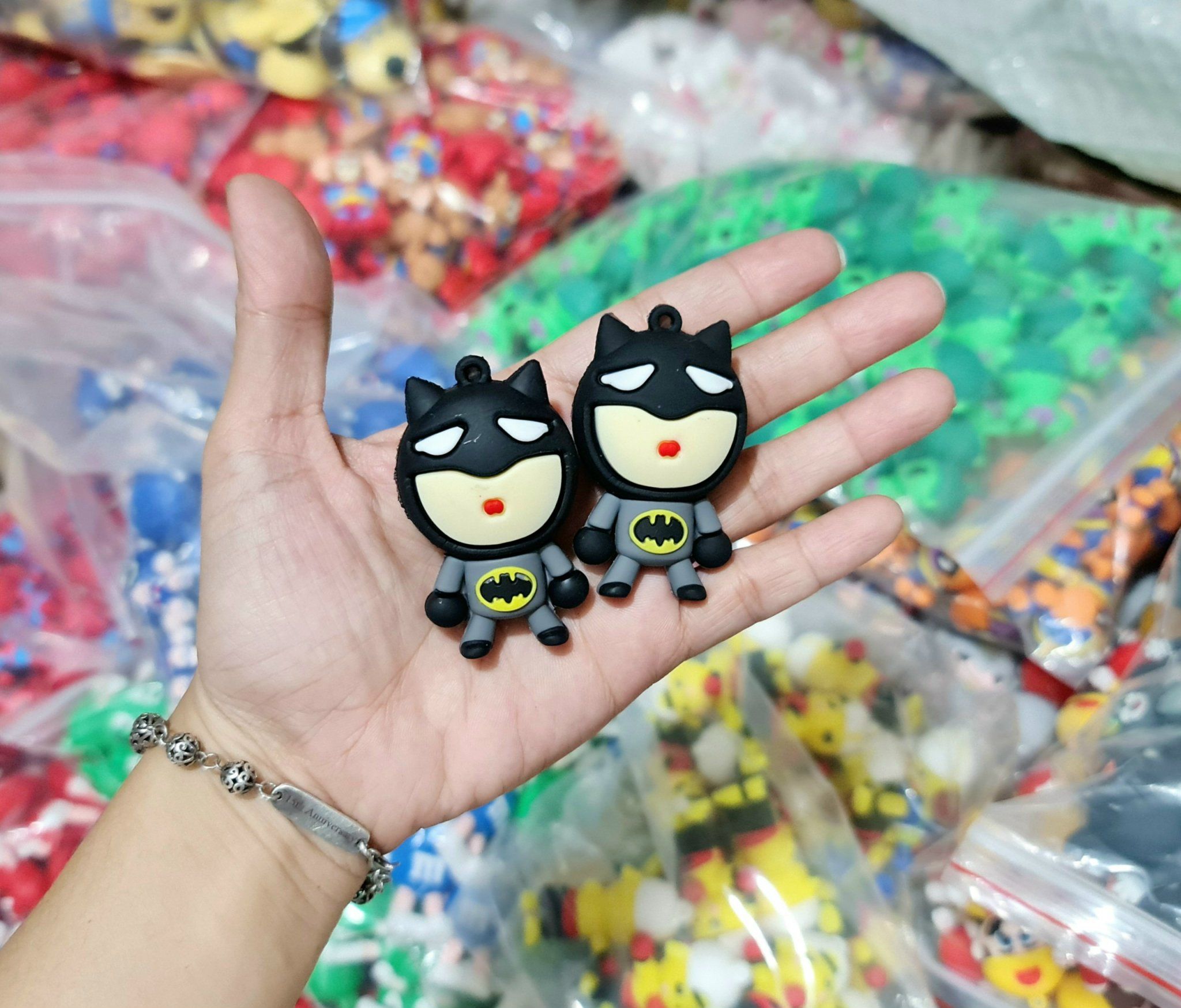  Jibbitz charms búp bê to gắn dép Dinas 