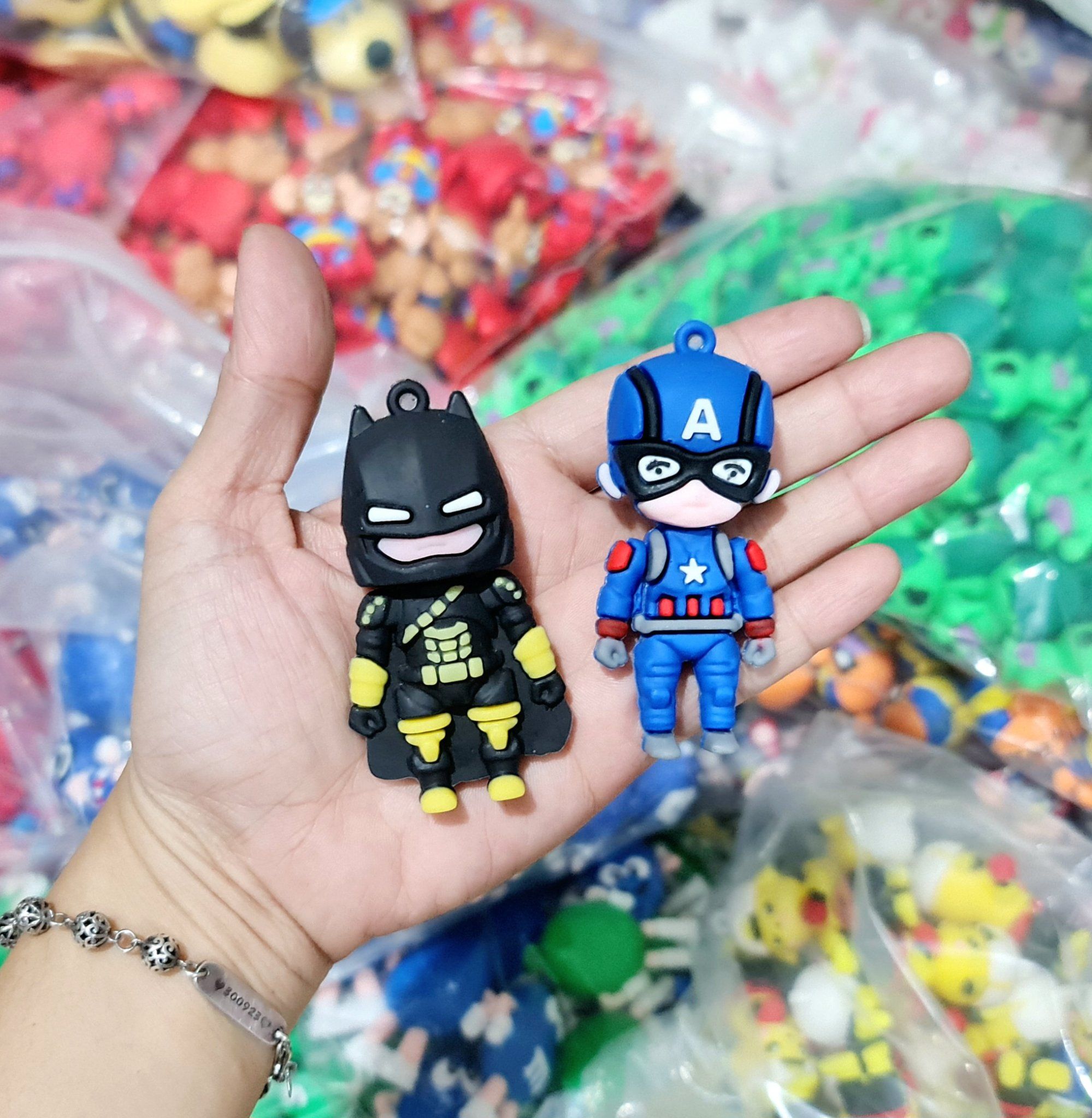  Jibbitz charms búp bê to gắn dép Dinas 