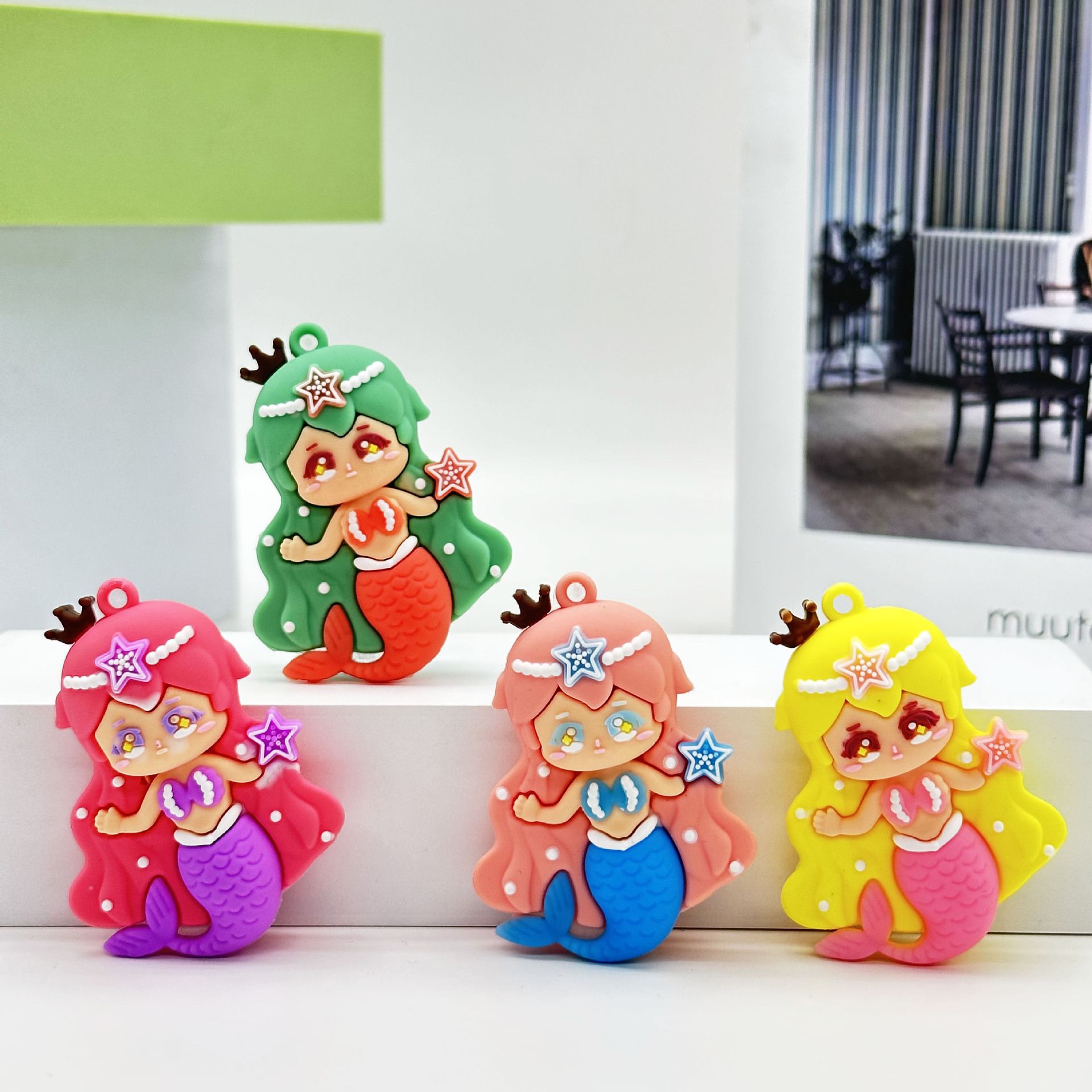  Jibbitz charms búp bê to gắn dép Dinas 