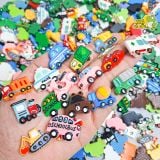  Jibbitz charm hình xe gắn trang trí dép cross 