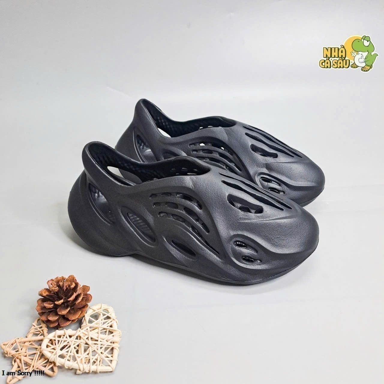  Giày sục Adi.das Yezzy Foam RNNR “Ocher” 