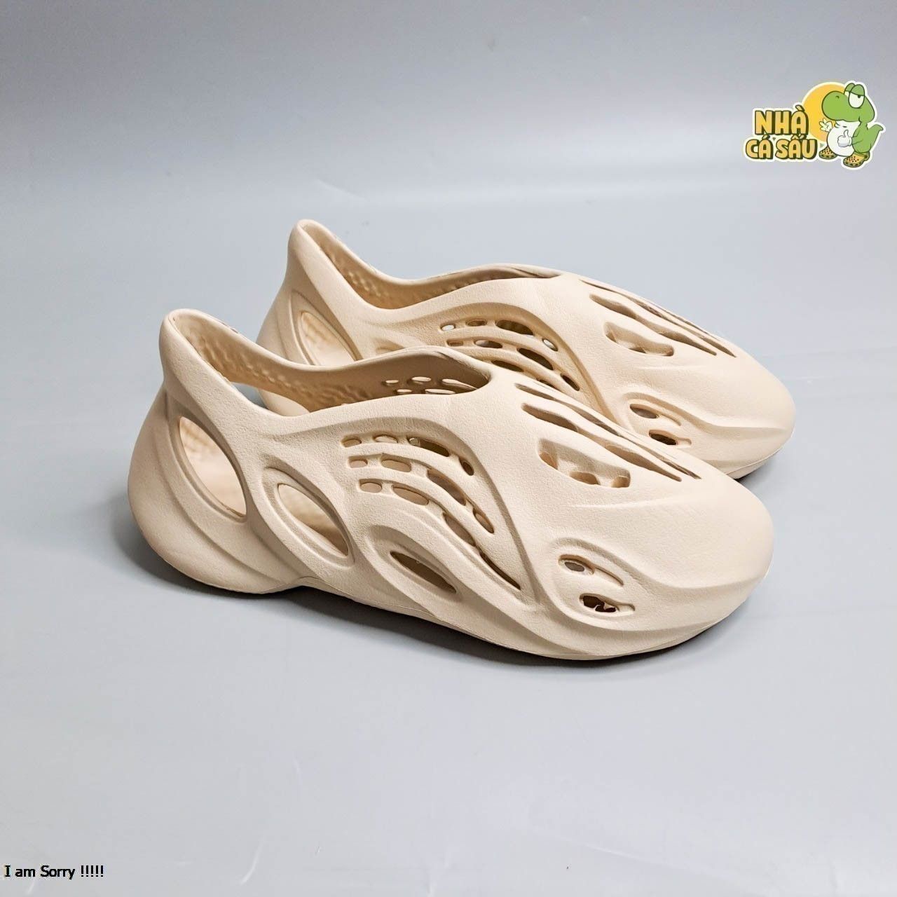 Giày sục Adi.das Yezzy Foam RNNR “Ocher” 