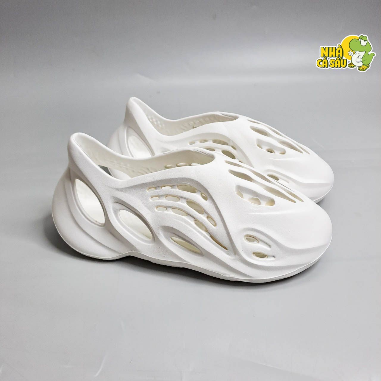  Giày sục Adi.das Yezzy Foam RNNR “Ocher” 