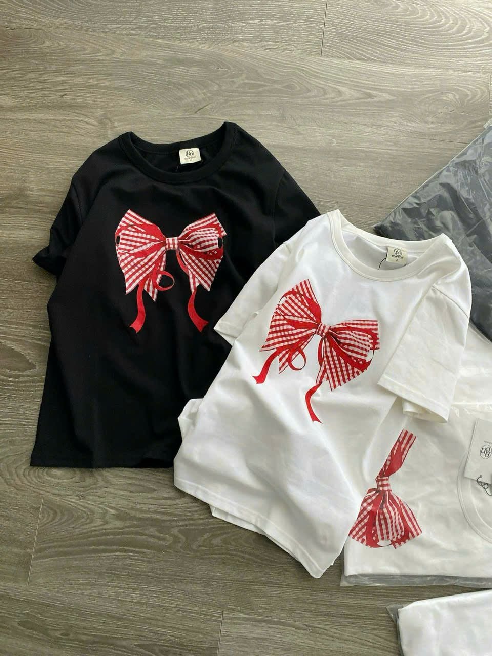  Áo thun nữ Ronro hình nơ 