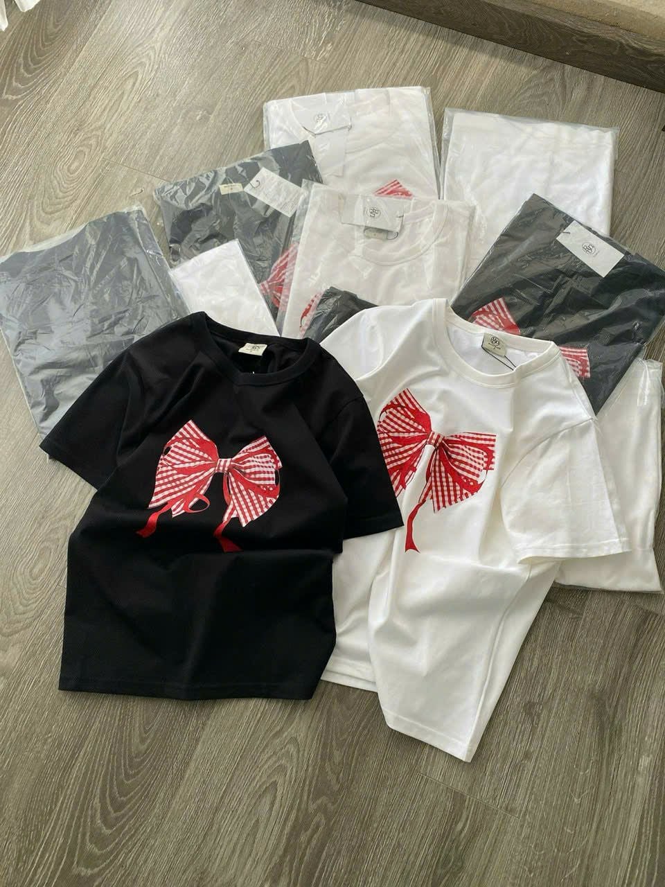  Áo thun nữ Ronro hình nơ 