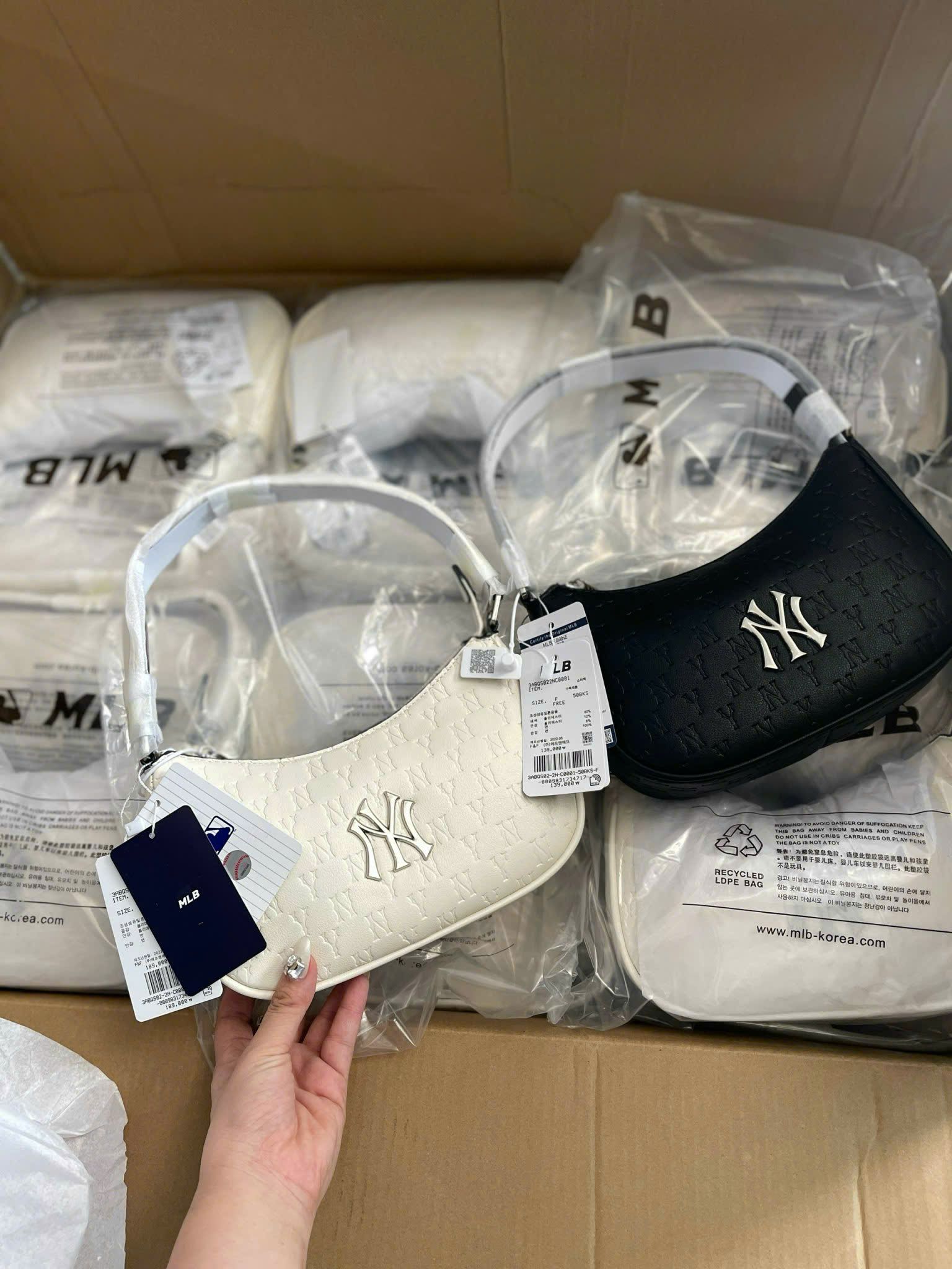  Túi MLB kẹp nách 
