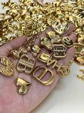  Jibbitz charms giả kim gắn dép sục cross 