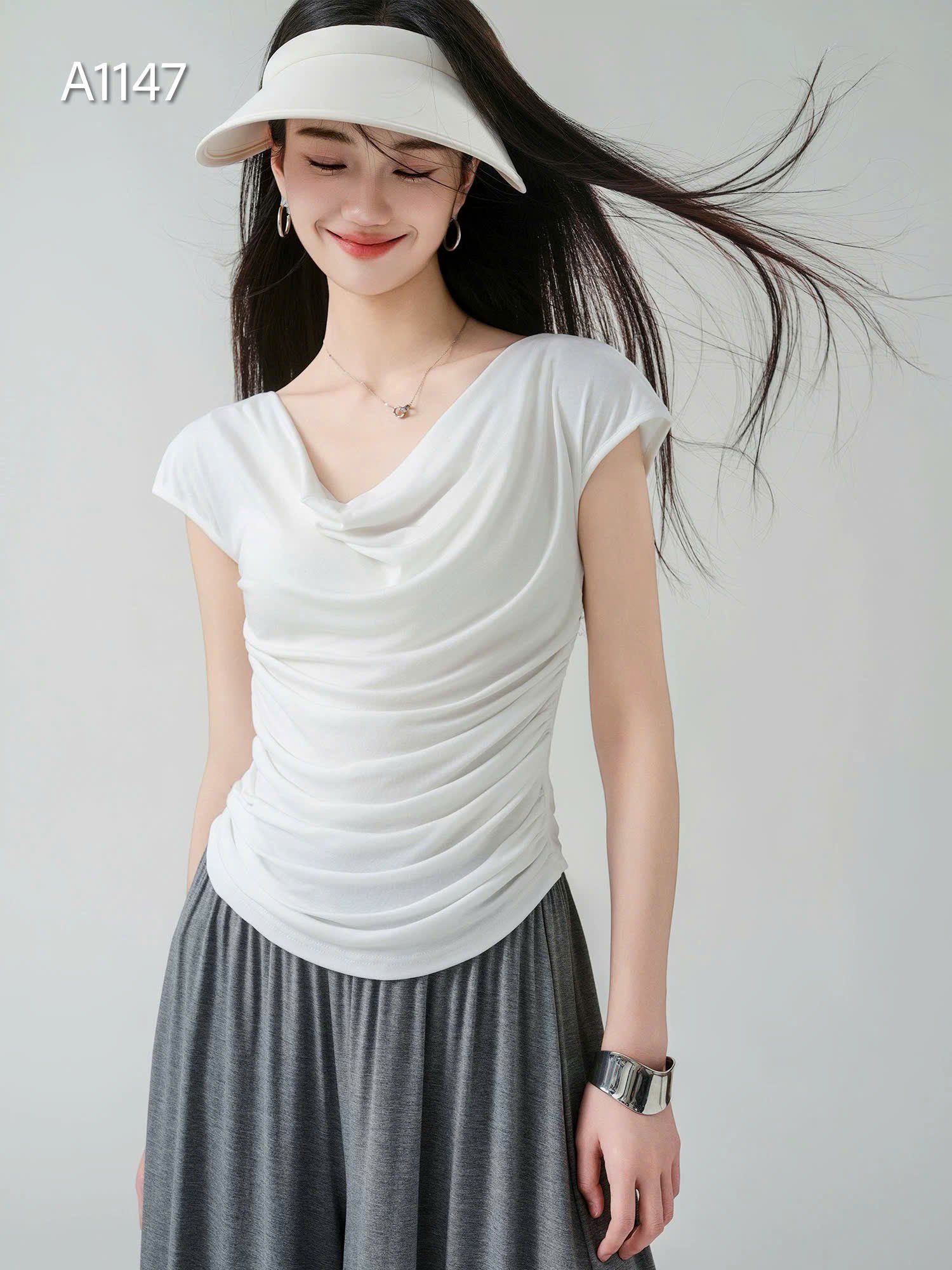  Áo thun cổ đổ 