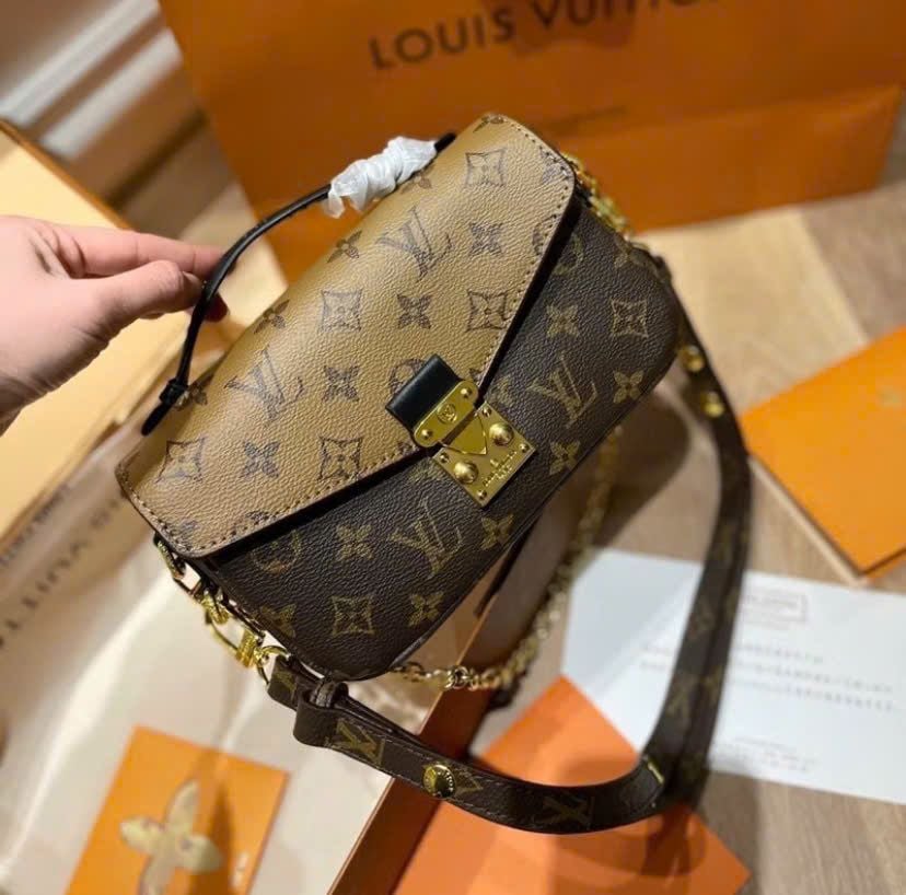  Túi L.V dáng cặp da mềm 