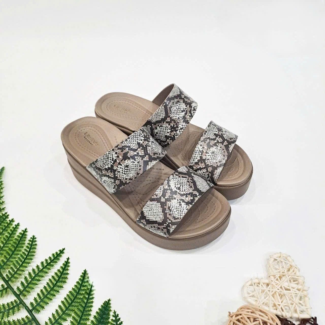  Dép xuồng hai quai ngang cross brooklyn Mid Wedge nữ đế cao 6 phân 