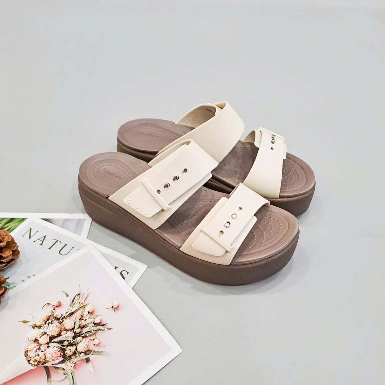  Dép quai ngang đế bánh mỳ Dinas brooklyn mid wedge cài khuy nữ 