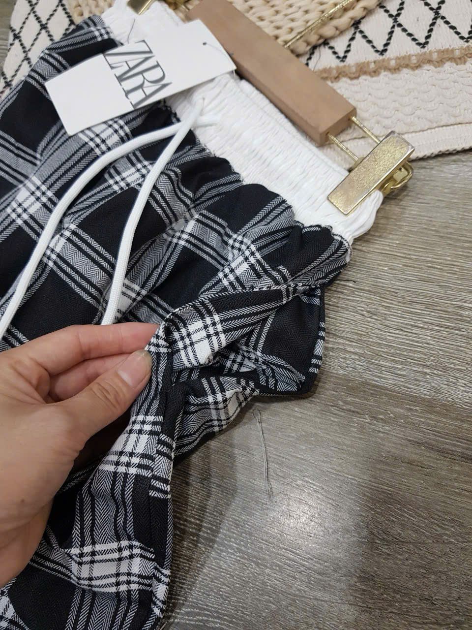  Quần culotes ZA.RA sọc caro 