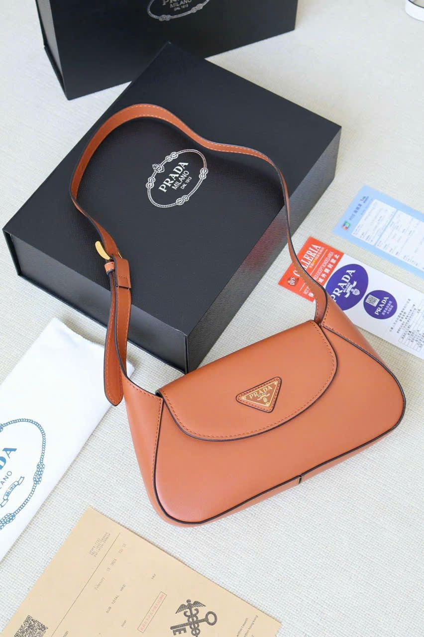  TÚI Prada nắp new 